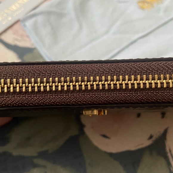 Frances Valentine Croc Embossed Washington Zip Around Continental Wallet - Picture 6 of 13